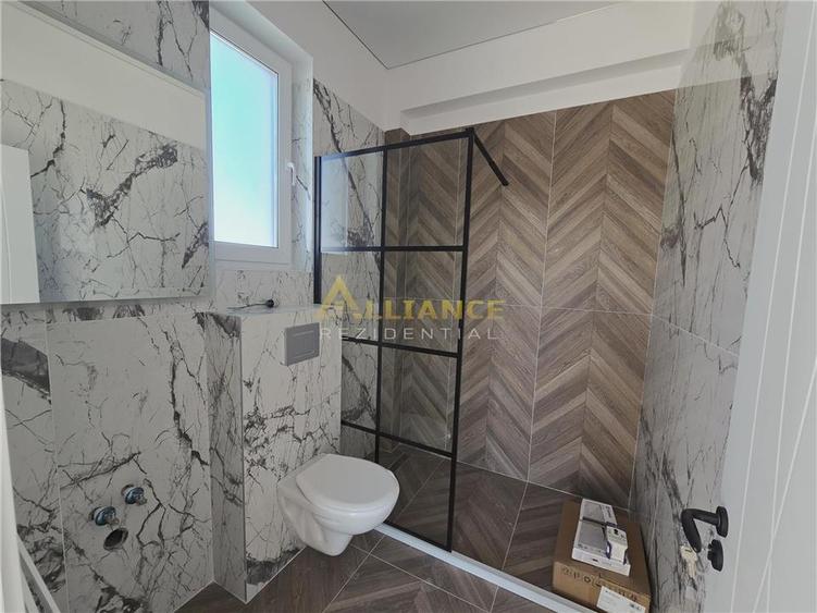 Casa individuala- 4 camere- 371mp teren- placa de beton - 4