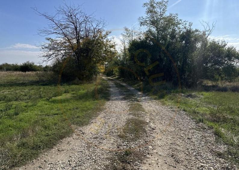 Teren Intravilan com. Ratesti - 2