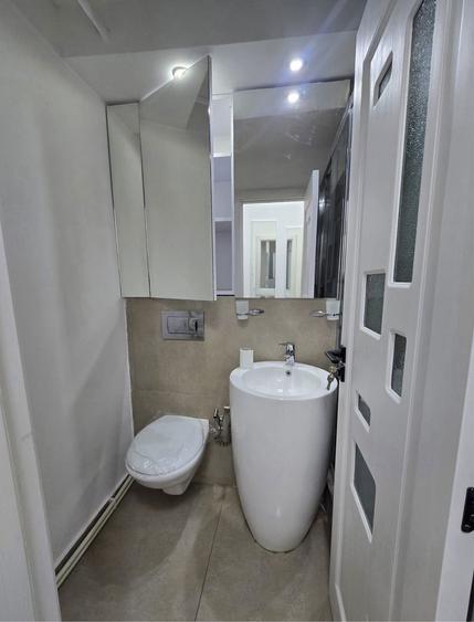 Apartament cu 3 camere în Palazu Mare