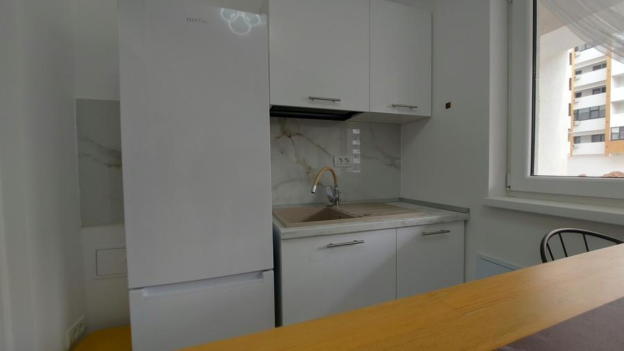 Apartament cu 2 camere decomandat în Berceni