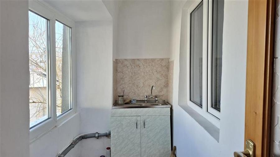 Apartament 2 camere , et 2, Ct, liber, Gara -Lic. Economic - 11