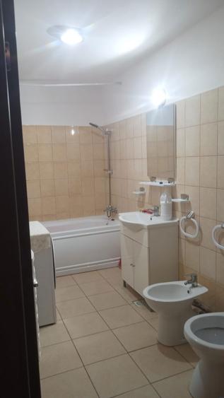 Inchiriez apartament in Florssti - 2