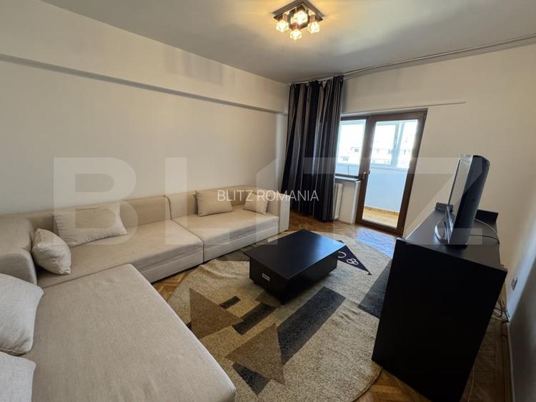 Apartament 3 camere, 2 bai, decomandat, zona Centrul Vechi