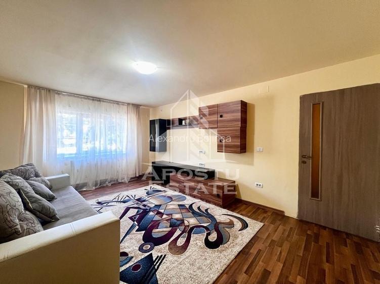 Apartament 3 camere, centrala proprie, zona Girocului