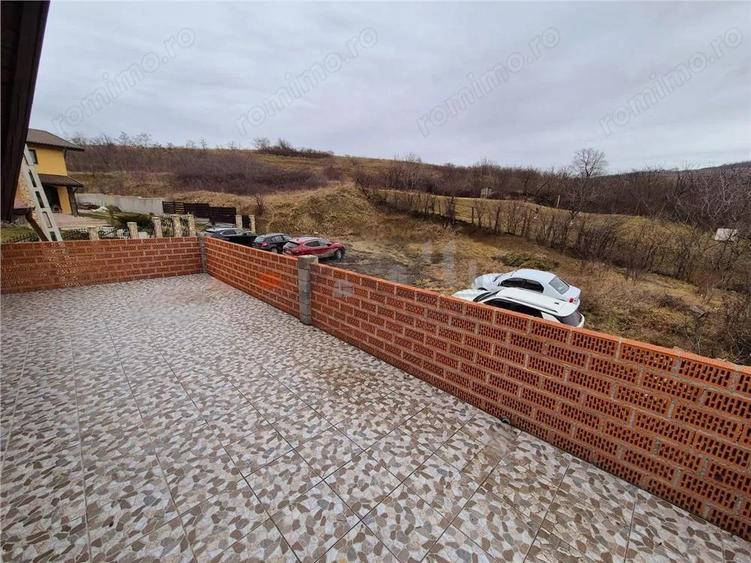 Casa de vanzare individuala cu garaj in Bucium - 7