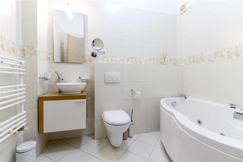Apartament cu 2 camere semidecomandat în Bună Ziua