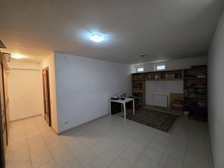 Apartament pe 2 etaje l curte de 187 mp  HERASTRAU - 9