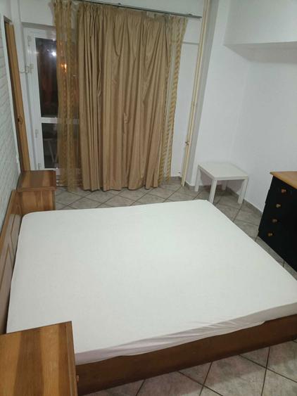 Proprietar inchiriez garsoniera,Spitalul Judetean, gaze, etaj 1/7, vedere spre parc, zona centrala termen lung - 7