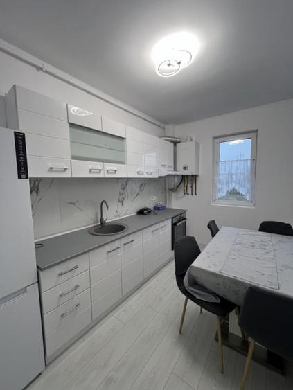 DECOMANDAT, BUCATARIE INCHISA, PRIMA INCHIRIERE - 4