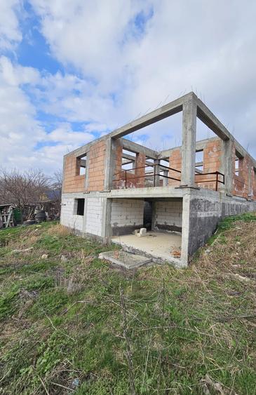 Casa cu teren generos si vedere spre padure Ciucurova - 8