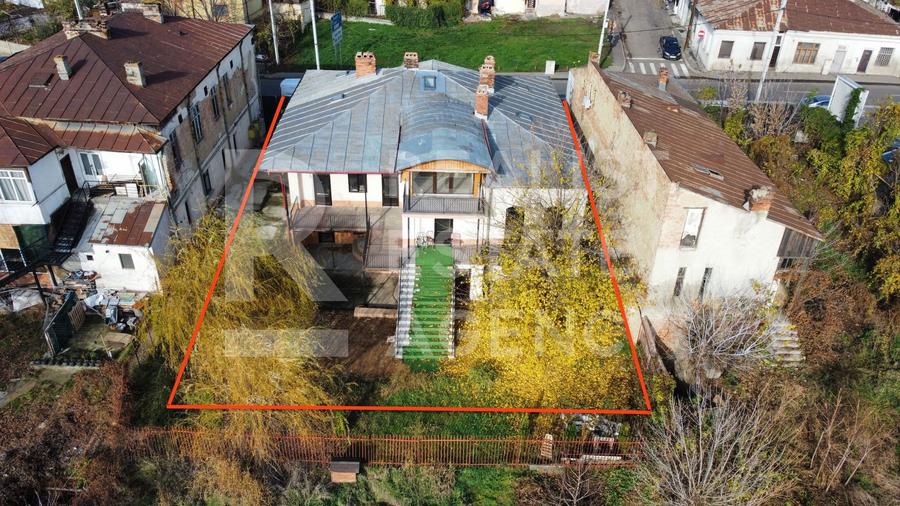 Vânzare, clădire impresionantă, 11 camere, 9 dormitoare, Păcurari - 2