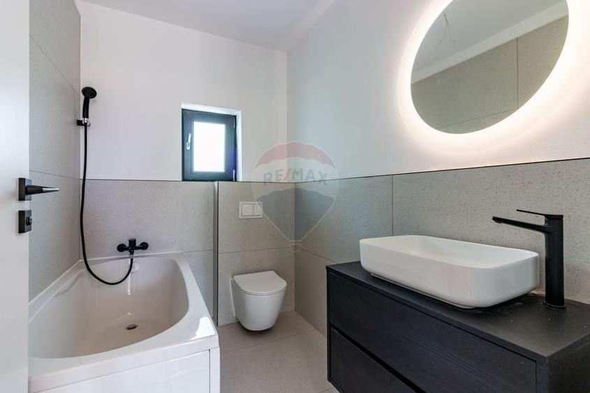 Vila 6 camere | curte generoasa | Tunari - Nord - 18