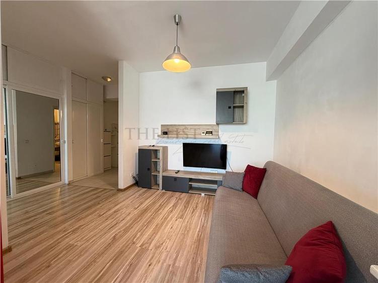 Apartament cu 2 camere decomandat, mobilat în Titan