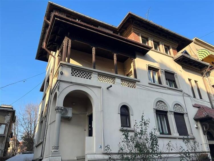 Penthouse in vila, de vanzare - Strada Tokio - 1