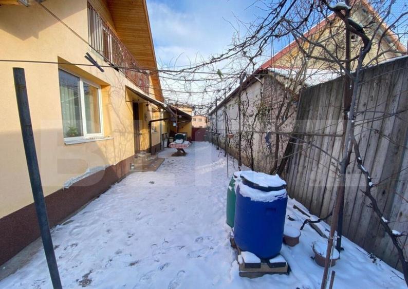 Casa de 284 mp, impartit in 3 apartamente, teren 503 mp, Gri - 5