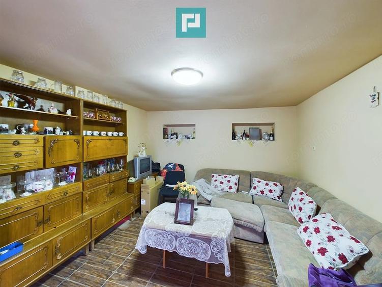 Casă cu 2 camere cu Teren 456 Mp în Ghioroc