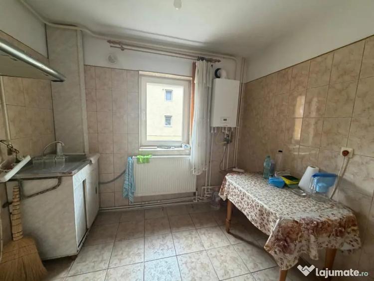 Apartament 3 camere , 2 bai , etaj intermediar , Radauti - Radauti (Suceava) - 1
