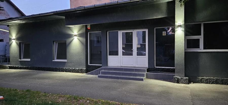 Spațiu comercial, de 90 mp, în Central