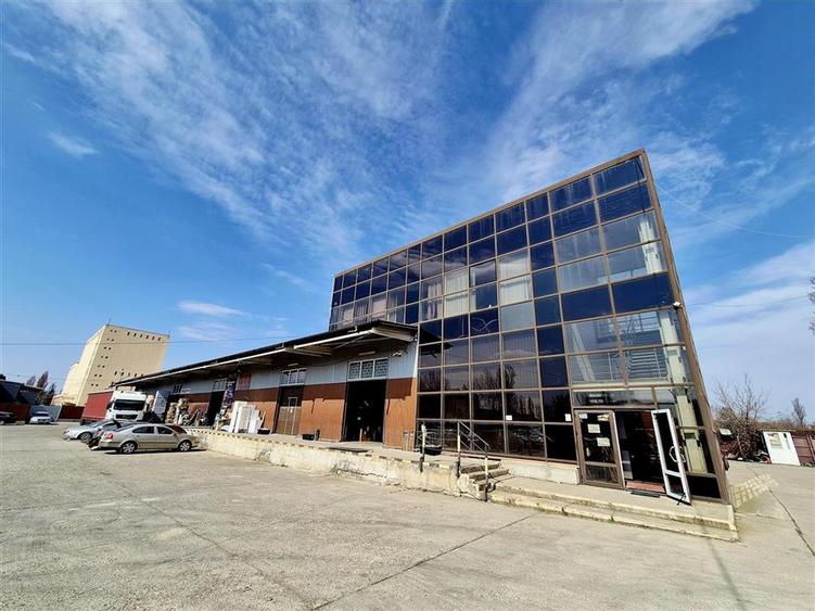 Spațiu comercial, de 2,100 mp, în Zona industrială