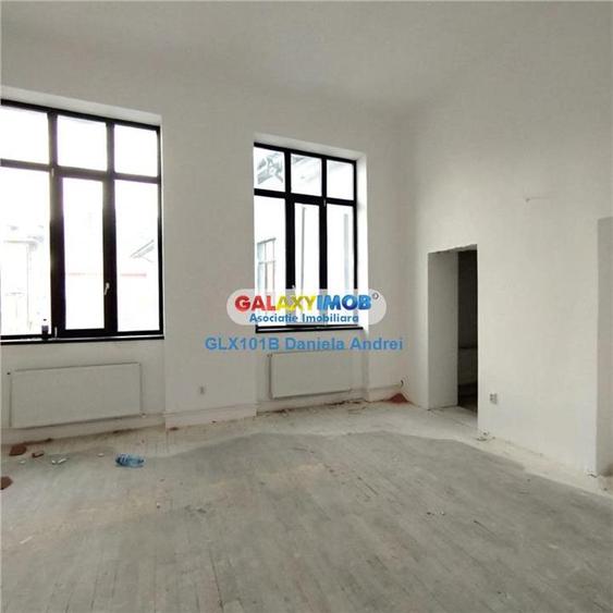 Casă cu 26 camere cu Teren 450 Mp în Calea Victoriei