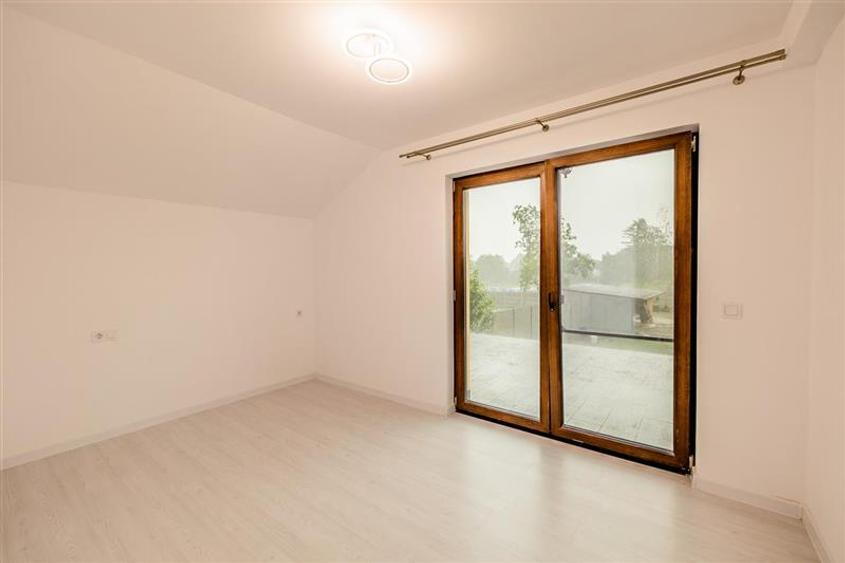 Casă individuală cu 4 camere cu Teren 680 Mp în Exterior Est