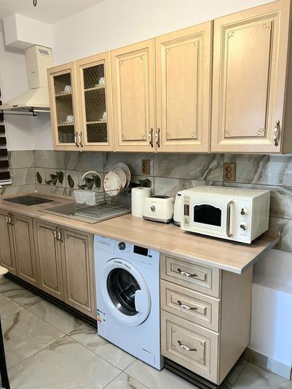 Apartament cu 3 camere decomandat în Centrul Istoric