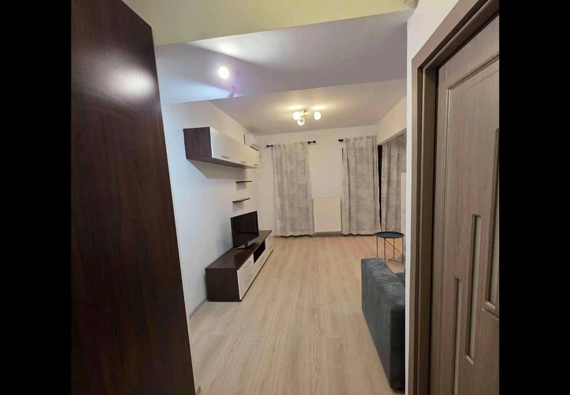 Garsonieră semidecomandată în Apărătorii Patriei