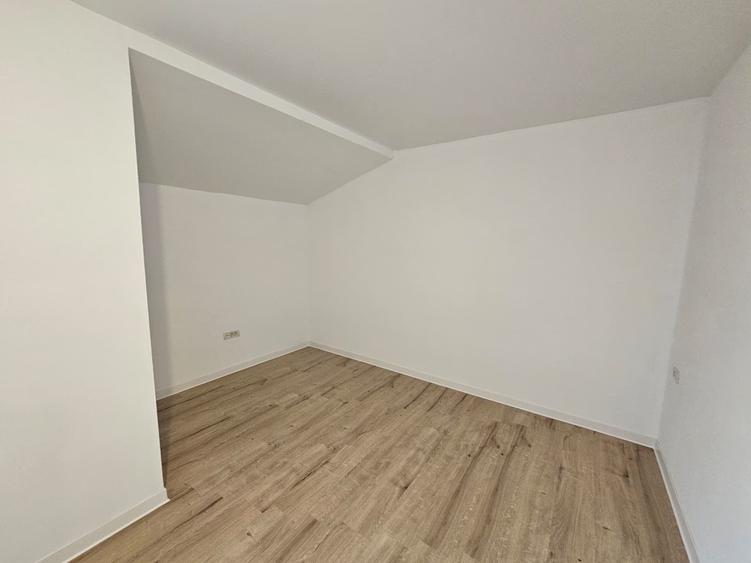 Duplex cu 3 camere cu Teren 255 Mp în Moșnița Veche