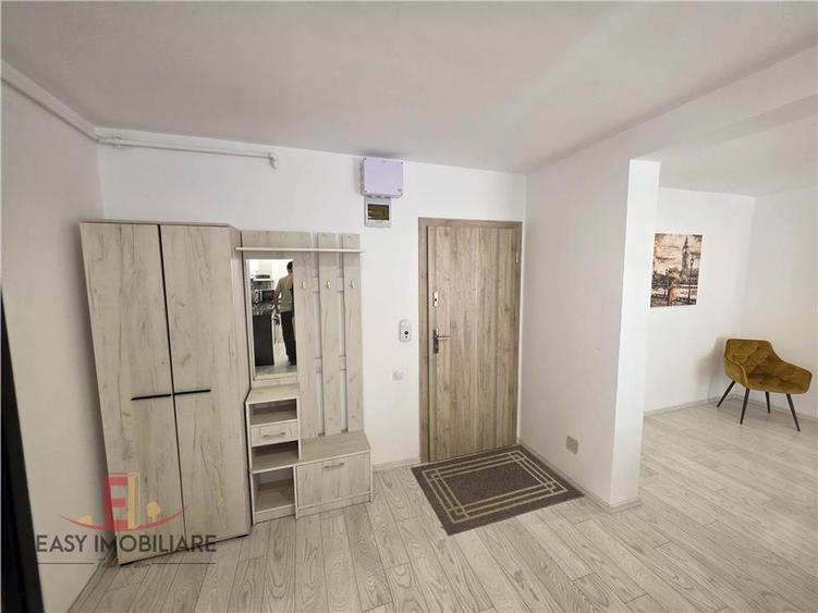 Apartament cu 2 camere decomandat în 22 Decembrie 1989