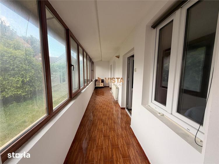 Casă cu 6 camere cu Teren 680 Mp în Aurel Vlaicu