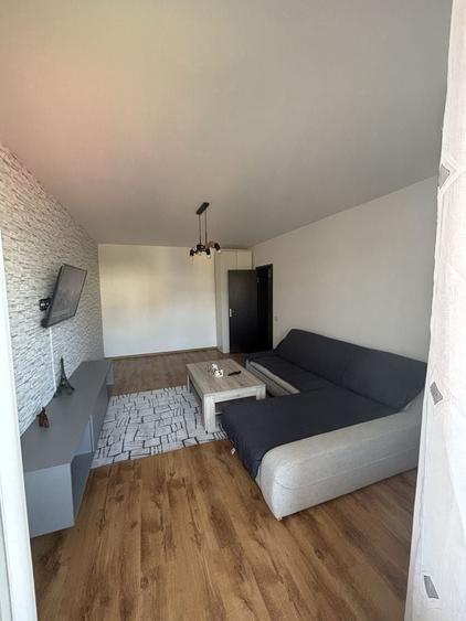 Apartament cu 2 camere decomandat în Sânpetru