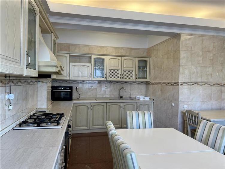 Apartament cu 3 camere semidecomandat, mobilat în Herăstrău