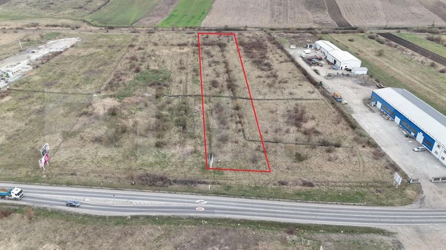 Teren agricol intravilan de 3695 mp, în Reghin