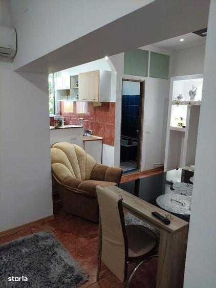 Apartament cu 3 camere semidecomandat în CET