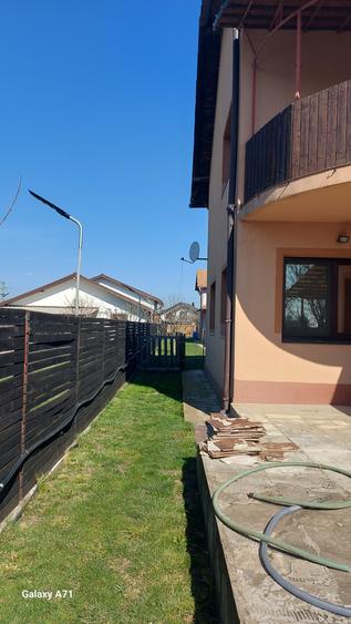 Casă cu 10 camere cu Canalizare în Grădiștea