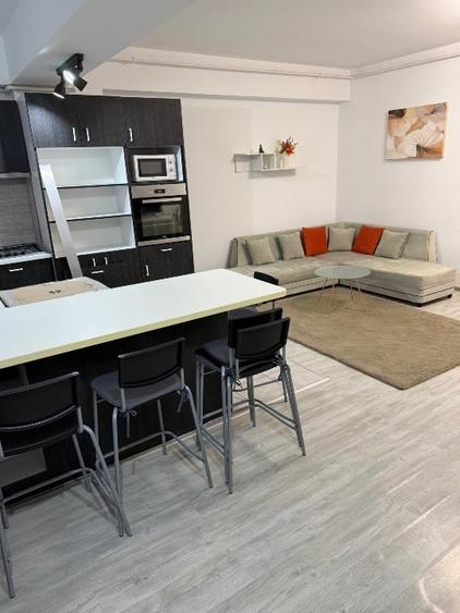 Apartament cu 2 camere semidecomandat, mobilat în Titan