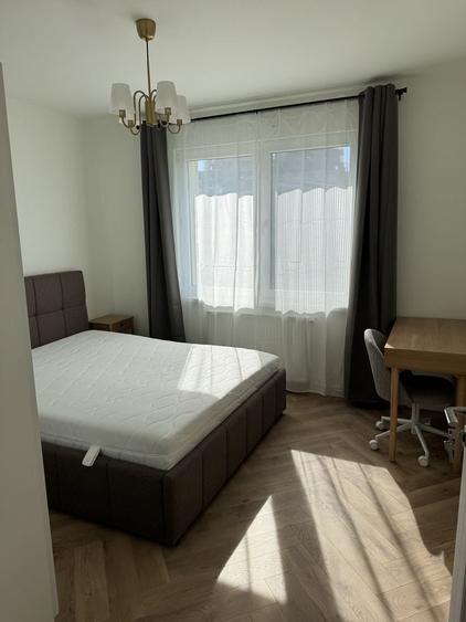Apartament cu 2 camere decomandat în Cornișa