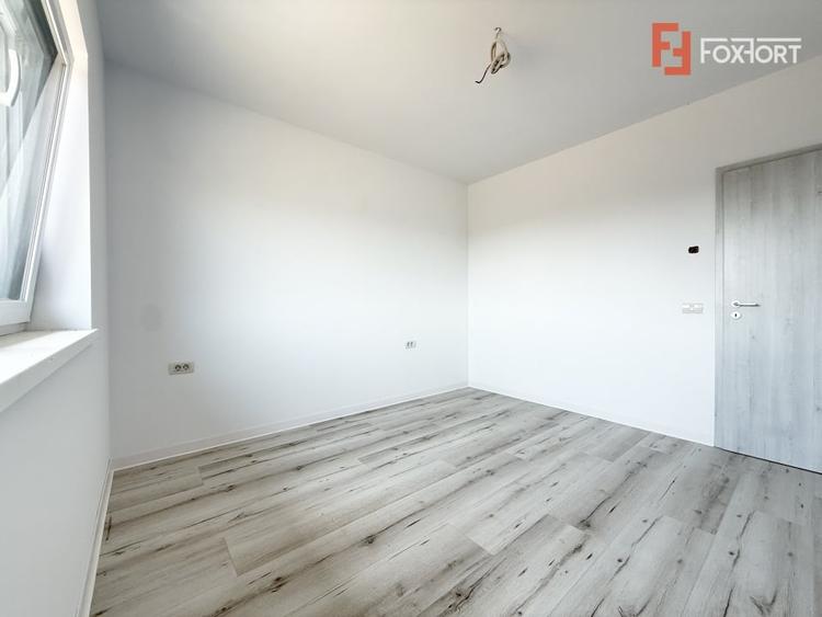 Duplex cu 4 camere cu Canalizare în Săcălaz
