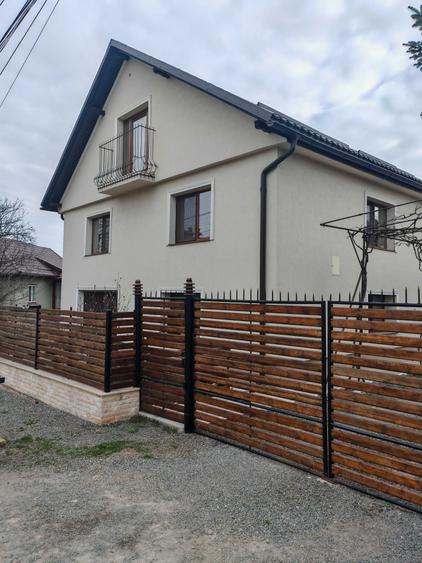 Casă cu 3 camere în Central