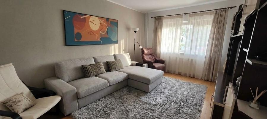 Apartament cu 3 camere decomandat, mobilat în Energiei