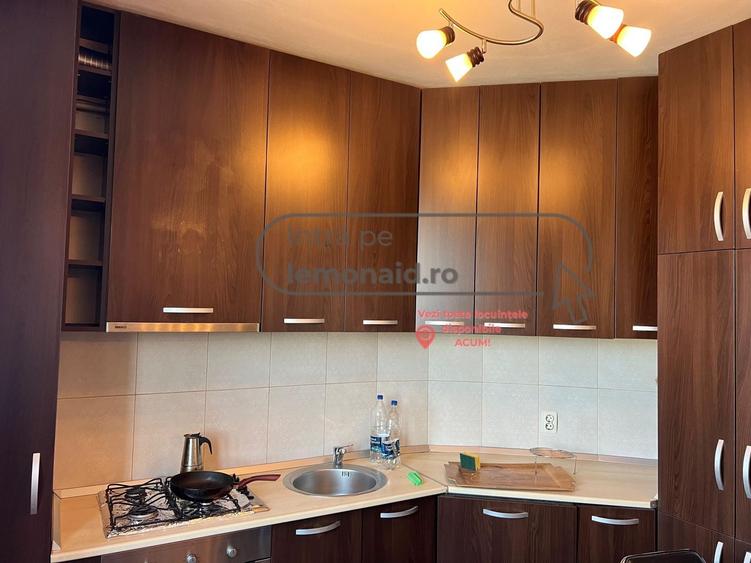 Apartament cu 3 camere semidecomandat, mobilat în Bucureștii Noi
