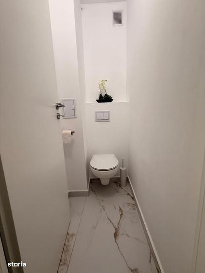 Apartament cu 4 camere semidecomandat în Drumul Taberei