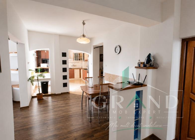 Apartament cu 4 camere semidecomandat, mobilat în Zorilor