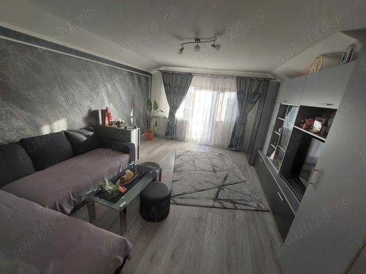 Casă cu 7 camere cu Teren 300 Mp în Năvodari