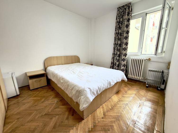 Apartament cu 3 camere semidecomandat, mobilat în Calea Victoriei