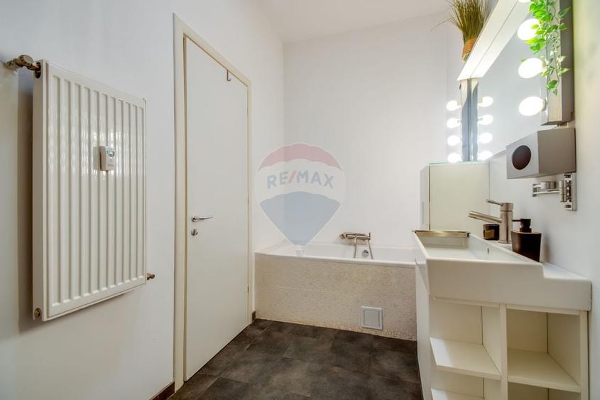 Apartament de vanzare 3 camere 112 mp Marriott 13 Septembrie bloc 2007 - 13