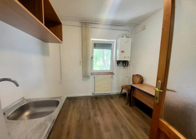 Spa?iu de birou 4 camere, 70 mp Ultracentral, zona - 7