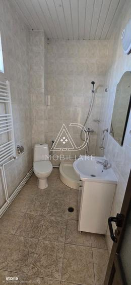 Spatiu pentru birouri de inchiriat 6 camere, strada 23 August - 7