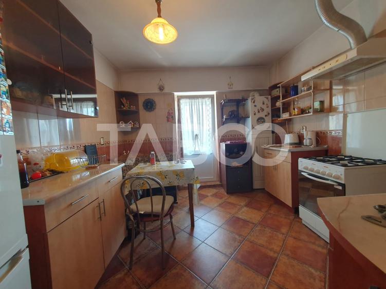 Apartament de inchiriat 2 camere complet mobilat utilat zona Tabacari - 1