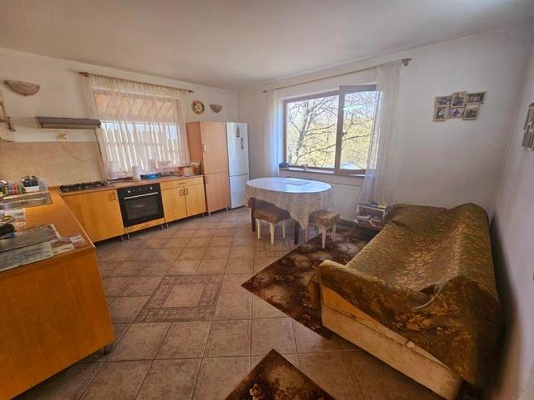 VILĂ ELEGANTĂ CU PRIVELIȘTE DEOSEBITĂ – VALENII DE MUNTE - 32